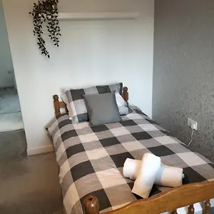 St Martins House: Convenient Near Nec And Airport Birmingham